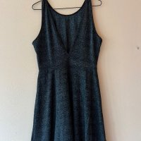 H&M Черна разкроена рокля с блестящи нишки 🖤 , снимка 3 - Рокли - 44016241
