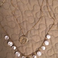 намалена Позлатена сребърна огърлица с естествени перли , снимка 1 - Колиета, медальони, синджири - 33176071