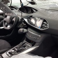 Пежо / Peugeot 308 1.2 PT 2019 г., снимка 7 - Автомобили и джипове - 27619646