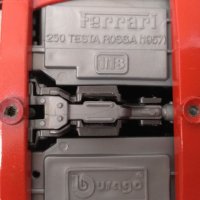 Метална количка Ferrari 250 Testa Rossa(1957) Burago 1:18, снимка 5 - Колекции - 34357992