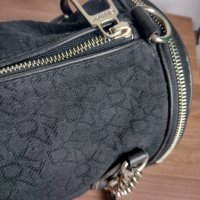 Дамска чанта DKNY, снимка 2 - Чанти - 36693348