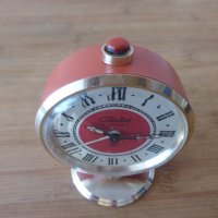 Колекционерски будилник часовник Слава на кирилица червен, снимка 1 - Антикварни и старинни предмети - 44003630