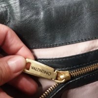 VALENTINO естествена кожа чанта през рамо( от 400 до 1 400 $ в интернет сайтове), снимка 5 - Чанти - 33027258