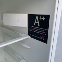 Малък хладилник AEG  за вграждане 102 см, снимка 6 - Хладилници - 39363988