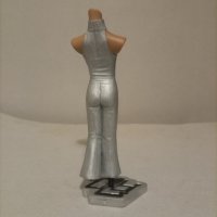 Прекрасна винтаж статуетка:най новото нещо,последни неща"Модна витрина"SILVER LADY,СРЕБЪРНА ДАМА., снимка 2 - Статуетки - 43662536