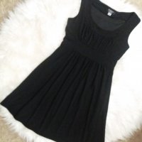 Черна кукленска рокля с вграден колан, снимка 1 - Рокли - 37895764