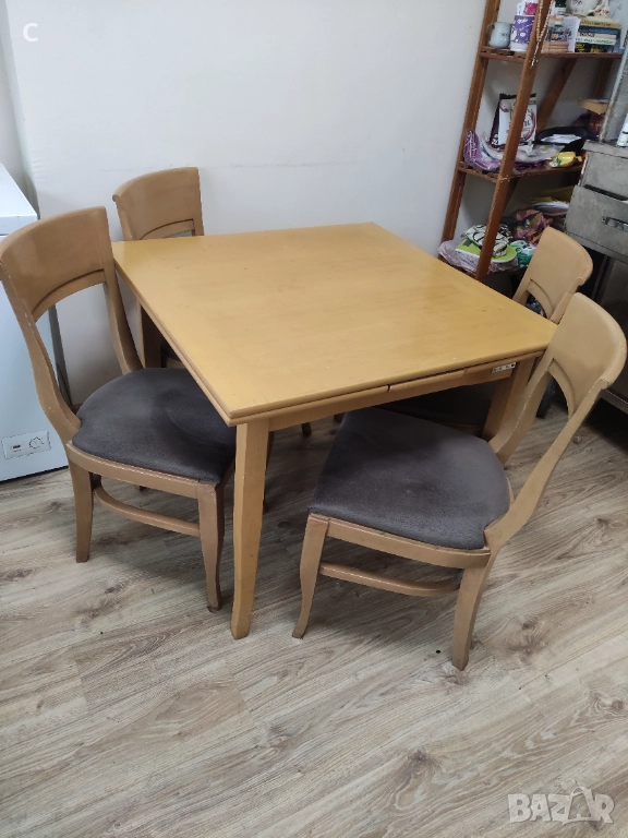 Кухненски комплект  маса от масивно дърво 90/90см+4 стола , снимка 1