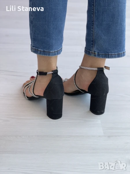 Официално-ежедневни дамски сандали,с елегантни извивки. , снимка 1