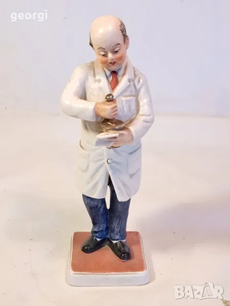 порцеланова фигурка на аптекар фармацевт Goebel , снимка 1