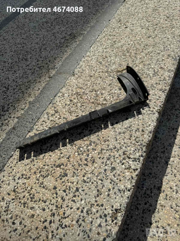 Заден ляв водач или държач на задна броня на Ауди Audi A8 D4 H4 само за 30лв. 408030685 4h0807453, снимка 1