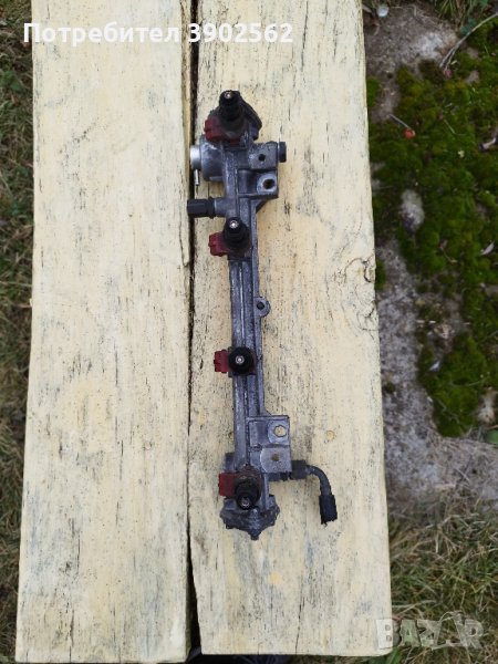 Продавам бензинова рейка с дюзи за Мерцедес W210, снимка 1