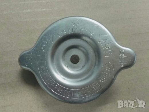 Продавам капачка за резервоар на стар Mercedes, снимка 1