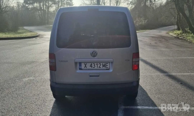 Продавам безупречен VW Caddy 1.6 TDI 2011 г., снимка 8 - Автомобили и джипове - 51850133