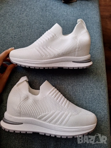 Бели кецове на платформа 7.5 см НОВИ, снимка 2 - Кецове - 53066994