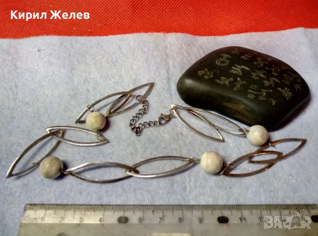 НЕЖНО СКЪПОЦЕННО СРЕБЪРНО КОЛИЕ МАРКОВО СРЕБРО 925 с БЯЛА ПОЗЛАТА и ТОПЧЕТА ШЛИФОВАН БЯЛ АХАТ 48249, снимка 3 - Колиета, медальони, синджири - 48480654