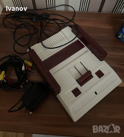 Ретро конзола със вградени  игри 