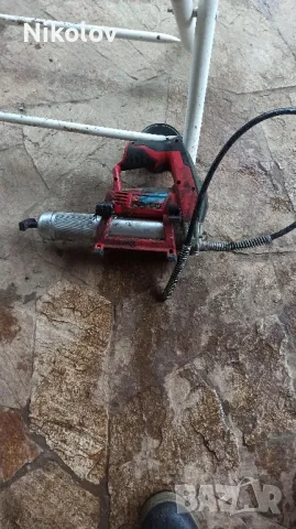 Акумулаторна гресьорка Milwaukee M12GG, снимка 2 - Други инструменти - 50320206