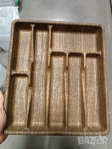 тави за прибори