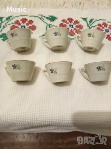 Сервиз от стари порцеланови ракиени чашки 