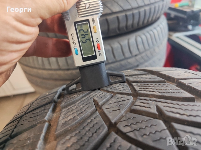 2бр.зимни гуми 235/55/17 Goodyear, снимка 2 - Гуми и джанти - 52159694