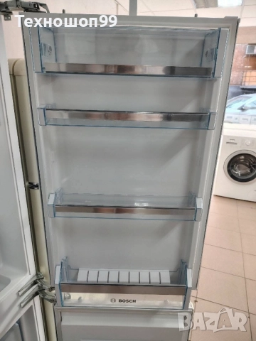 Хладилник за вграждане Bosch, снимка 5 - Хладилници - 52195498