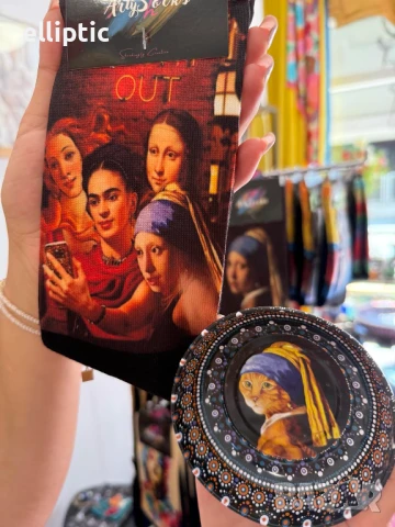 Поръчай сега: артистичен комплект чорапи + сосиера – 20 лв., снимка 1