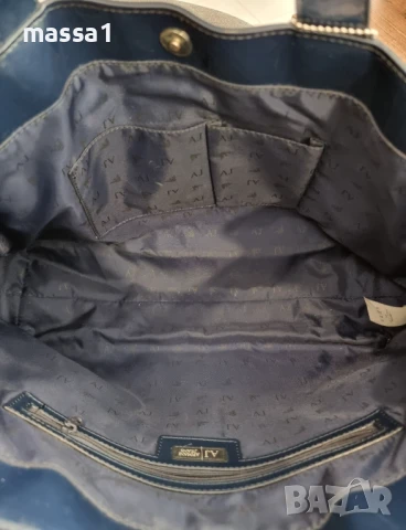 ARMANI JEANS оригинална чанта. Цена 80.00 лв., снимка 6 - Чанти - 50469537