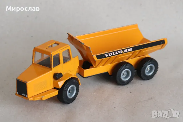 1:55?? SIKU VOLVO САМОСВАЛ КАМИОН КОЛИЧКА МОДЕЛ, снимка 2 - Колекции - 49431395