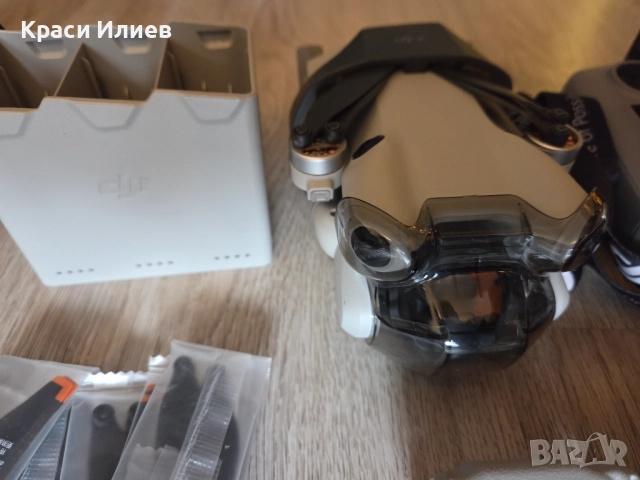 Дрон DJI Mini 4 Pro Fly More Combo, снимка 3 - Дронове и аксесоари - 52904616