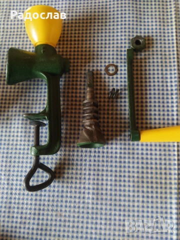 Стара метална мелничка за кафе или подправки , снимка 7 - Други - 53216262