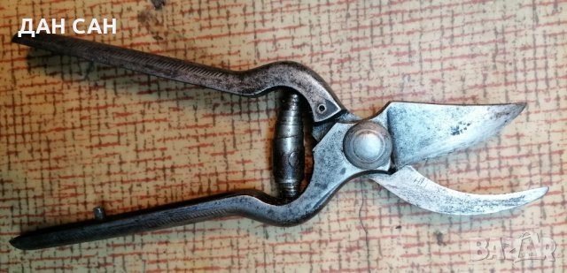 Кована лозарска ножица, снимка 1 - Антикварни и старинни предмети - 34766626