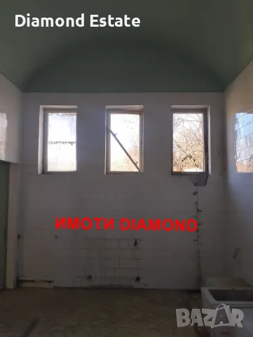 Двуетажна къща в село Средно градище общ. Чирпан, снимка 7 - Къщи - 50360443