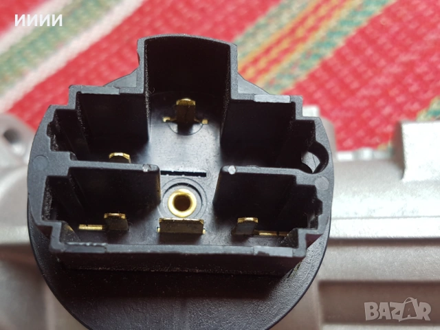Контактен патрон с конзола и клейморед за бус, снимка 8 - Части - 53228414