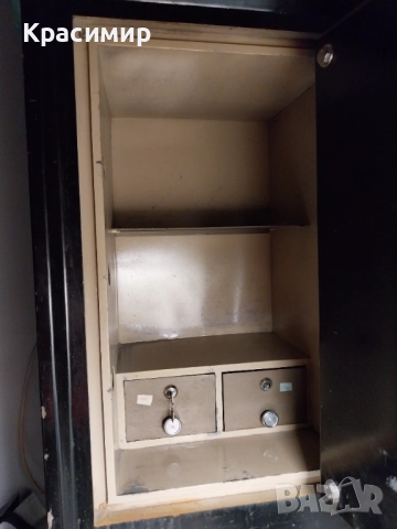 ПродаМетална каса/огнеопорна/, снимка 4 - Сейфове и каси - 52545778