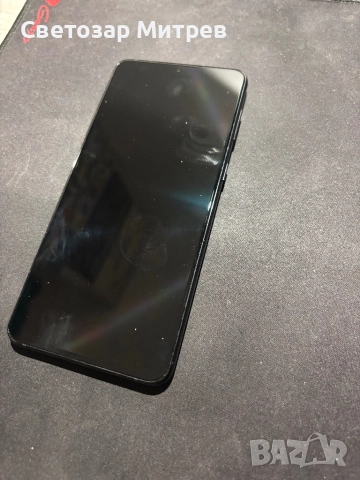 Samsung Galaxy S21+ и зарядно