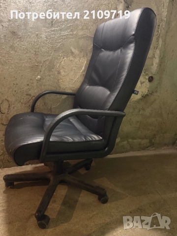 Офис стол, снимка 4 - Столове за офис - 52103762