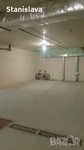 Закрито парко място в охраняем комплекс