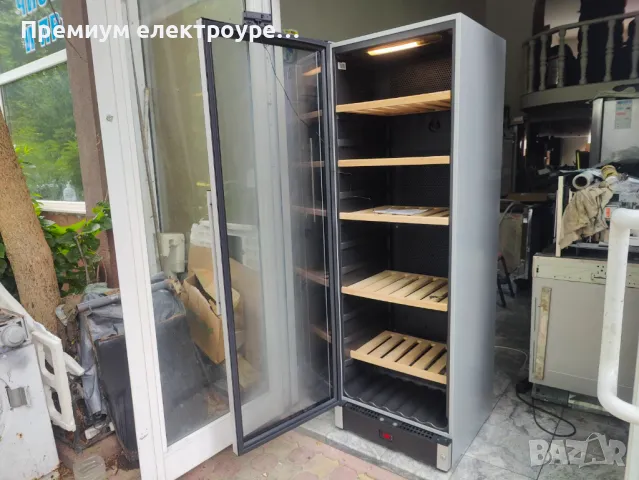 Хладилна витрина за вино Privileg 414литра  с Гаранция !, снимка 4 - Витрини - 49874729