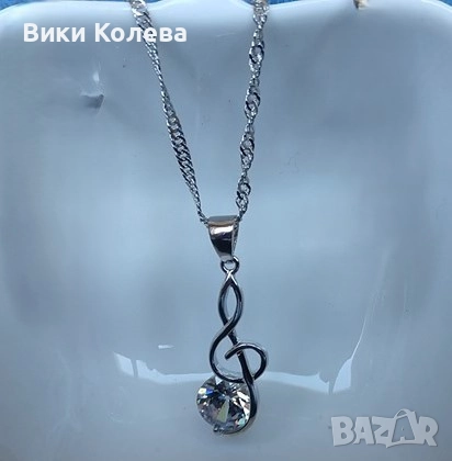 Колие с музикален ключ и кристал, снимка 2 - Колиета, медальони, синджири - 51873398