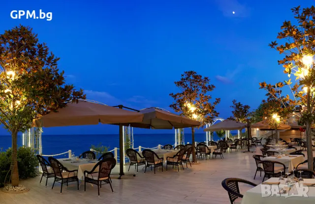 Луксозен и панорамен апартамент на брега в Ла Мер., снимка 3 - Почивки на море - 47825614