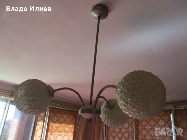 Полилеи, абажури, плафони и водонепроницаема лампа –всички винтидж ,работещи  и добре запазени