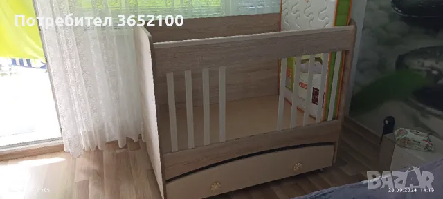 Детско креватче - люлка. С голямо чекмедже,колелца и матрак, снимка 1