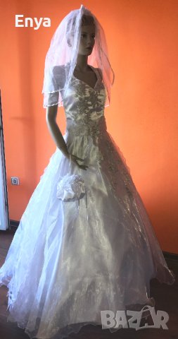 Булчинска рокля №4 - НОВА ! С воал, чанта, ръкавици и венче, снимка 1 - Сватбени рокли - 37367511
