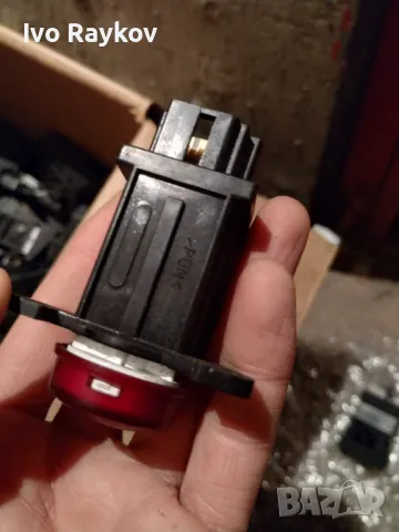 Бутон аварийни светлини Mitsubishi Colt VI 1.3, снимка 3 - Части - 49333440