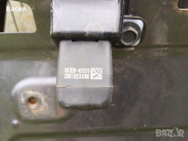 Задна врата за тойота рав 4 2017 2019 всичко без стъкло и ламарина налично, снимка 10 - Части - 36787583