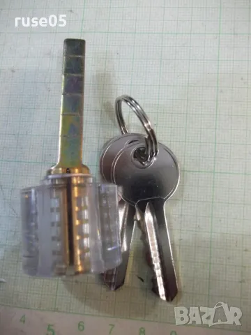Ключалка прозрачна с два ключа нова, снимка 3 - Други стоки за дома - 49241616