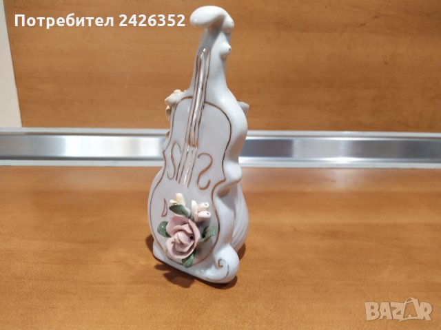 Стара порцеланова ваза във форма на цигулка, вис. 15 см., снимка 3 - Вази - 34965079