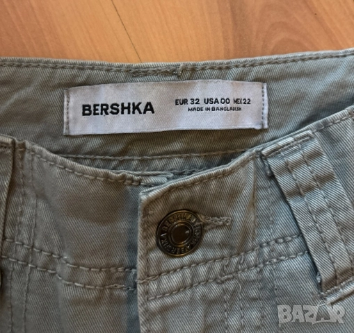 Светло сиви дънки от Bershka , снимка 3 - Дънки - 52281799