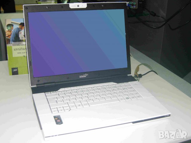 Fujitsu AMILO Xa 3530, 43.2 cm (17") , снимка 2 - Лаптопи за дома - 32599384