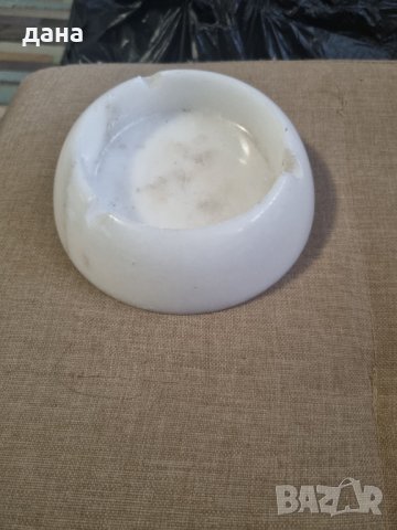 Мраморен пепелник